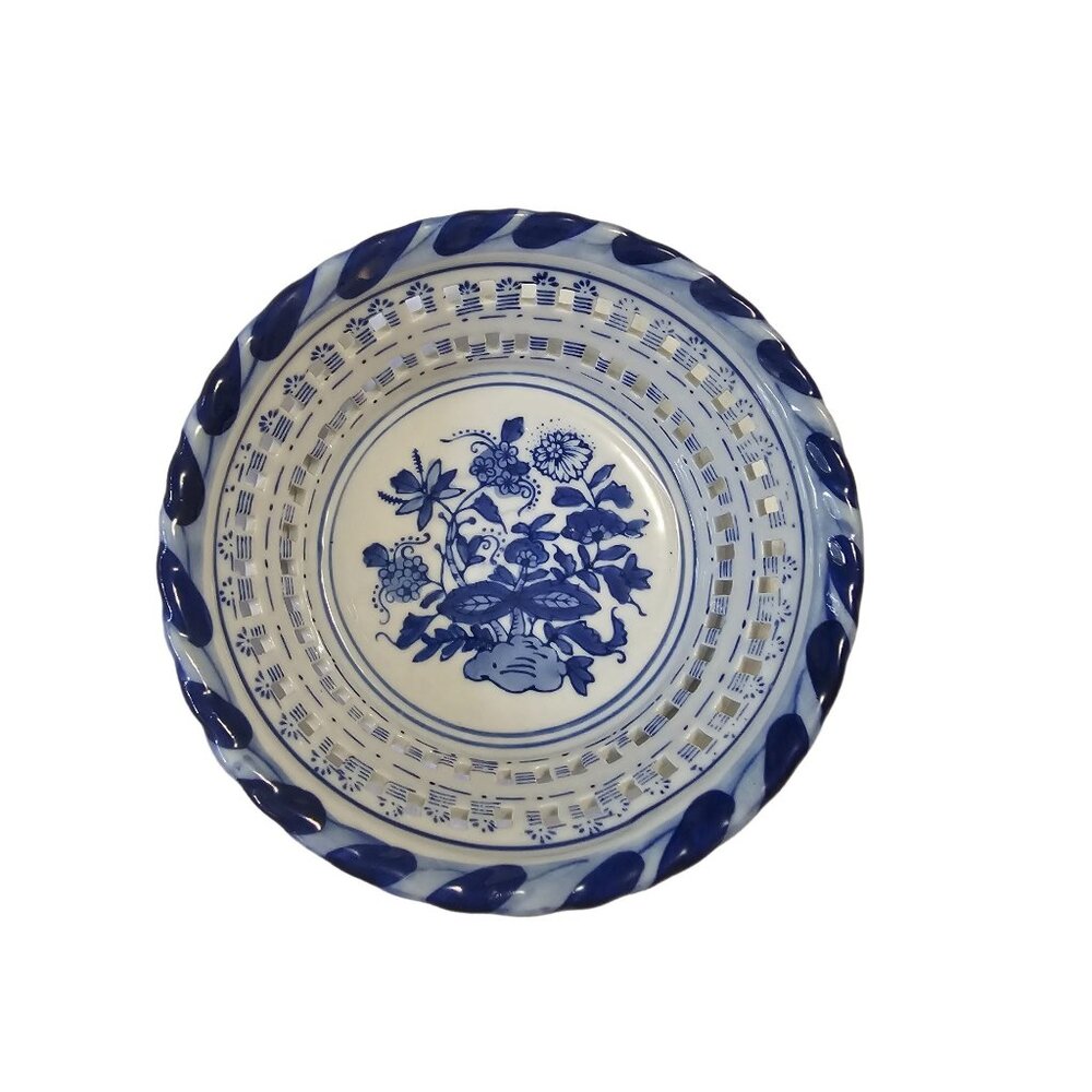 Chinese Porcelain Fruit Bowl "Fall Harvest" Basket Weave Lattice Design Blue & W
